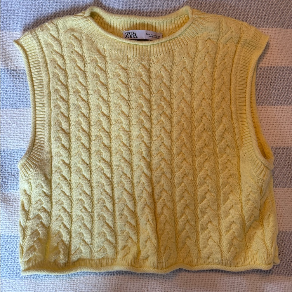 Zara Sweater Light yellow